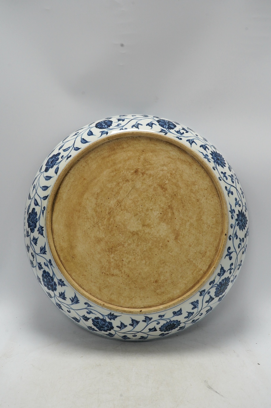 A large Chinese Ming style charger, 45cm diameter. Condition - good
